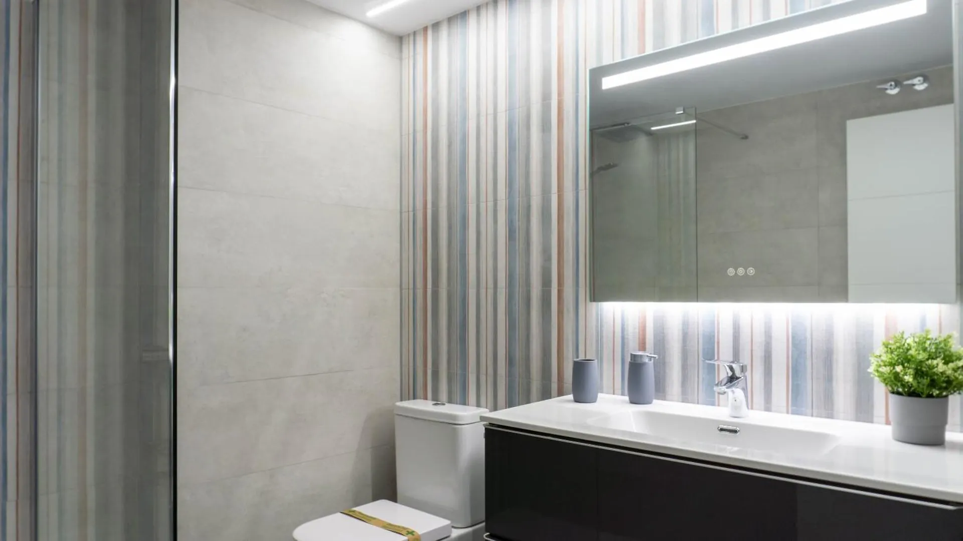 Luxury Apartment Τορρεμολίνος 0*,